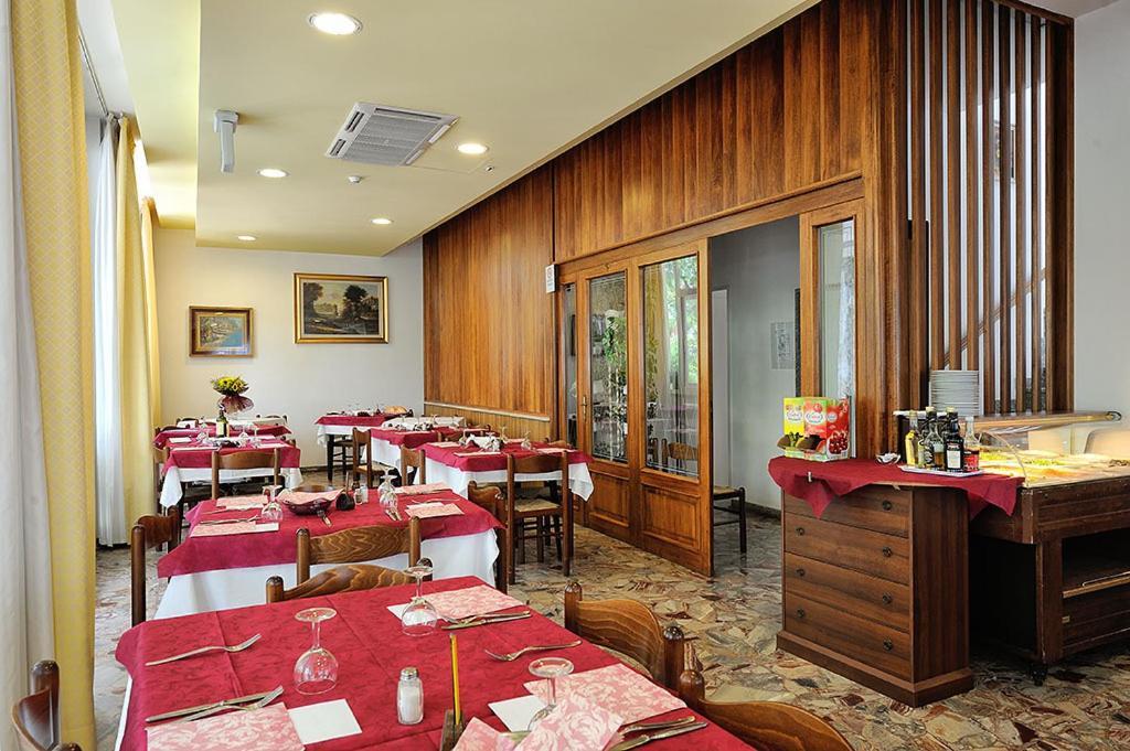 Hotel Samoa リミニ エクステリア 写真